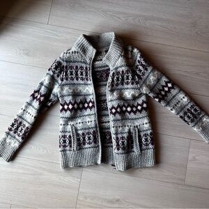 L.L. Bean WOOL Fair Isle women’s small Gray and Purple Patterned Cardigan Jacket